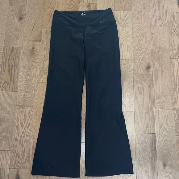 Nike Dri-Fit yoga pants - Picture 1 of 4